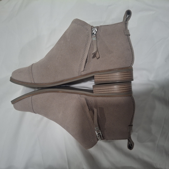 Toms Gray Ankle Boots with Elastic Panels - Picture 8 of 12